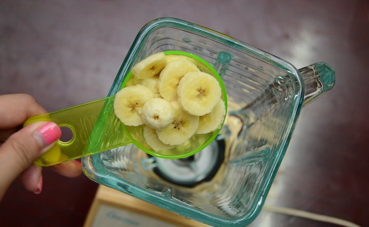 protein shake with banana